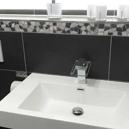 Meyer Mit Privatem Pool&gartensauna Apartment Mahren