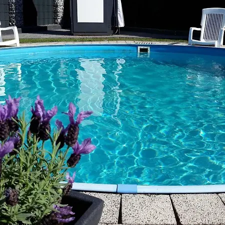 Meyer Mit Privatem Pool & Gartensauna アパート Mahren