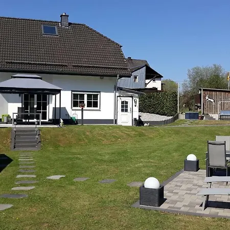 Апартаменты Meyer Mit Privatem Pool & Gartensauna Mahren