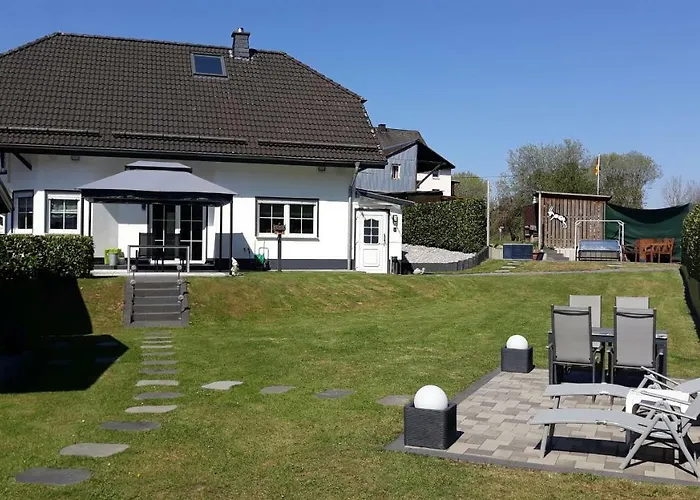 Апартаменты Meyer Mit Privatem Pool & Gartensauna Mahren